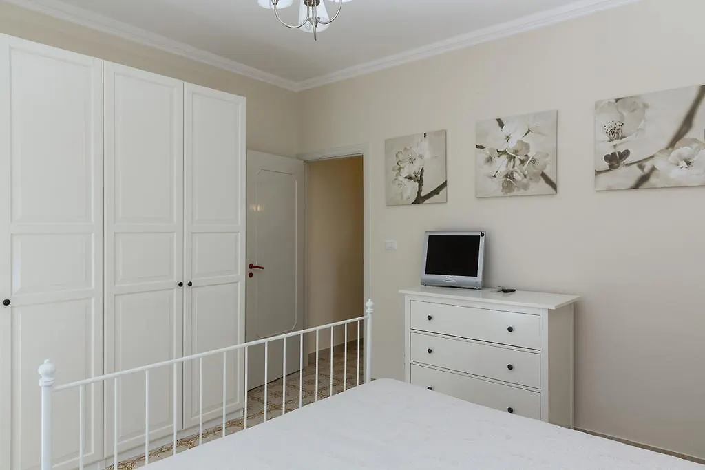 Nefele'S House Apartment Giardini Naxos